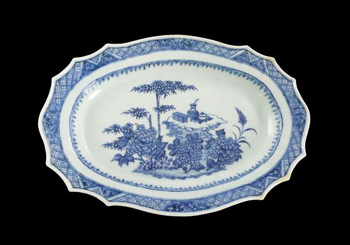 Chinese export porcelain blue and white dish
